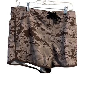 TACHUNTFISH Athletic Shorts Women’s Size Large